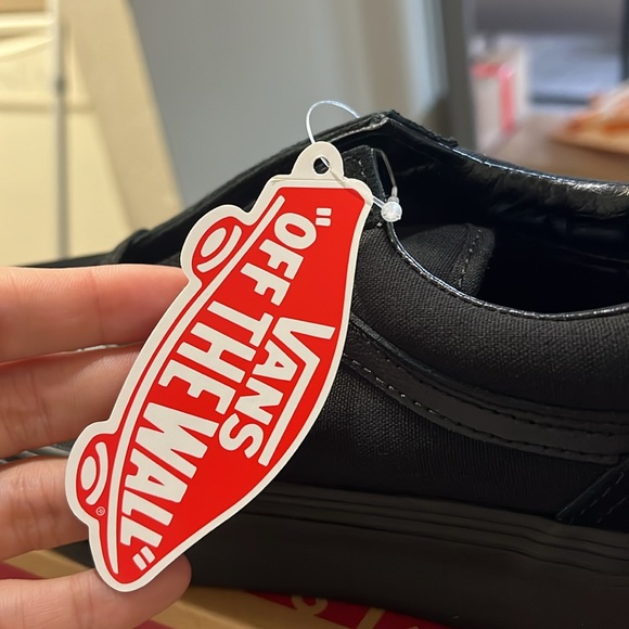 NWT Vans Old Skool Triple Black Platform Sneakers - Women's Shoes - VN0A3B3UBKA - Picture 8 of 8